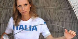 Scopri di più sull'articolo Valentina Vezzali, una vita tra sport e politica