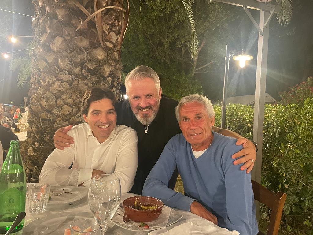 Al momento stai visualizzando Francesco Acquaroli e Giuseppe Baresi: cena di gusto celebrando l’Inter