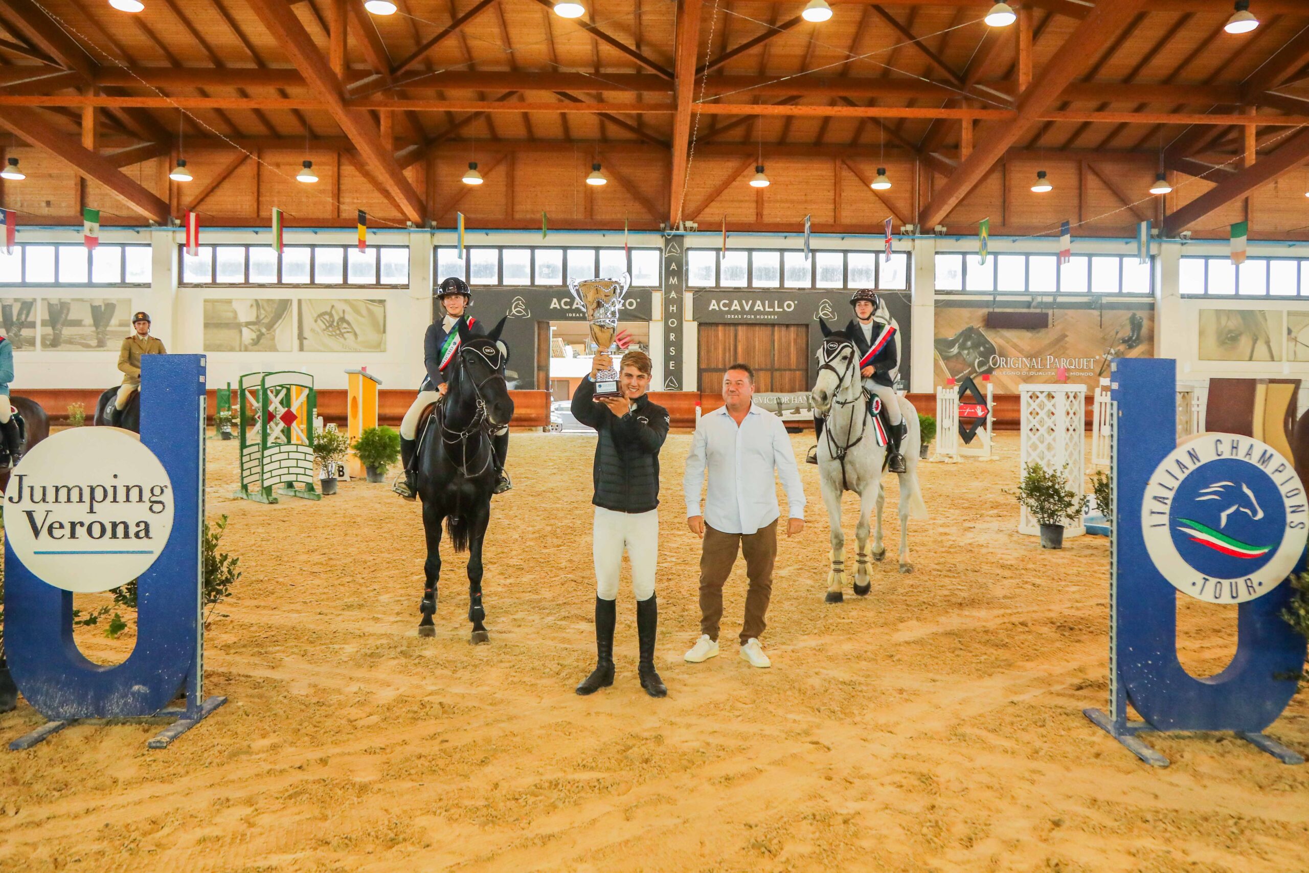 Scopri di più sull'articolo Fieracavalli, Italian Champions Tour 2023 a Sch Jumping Team