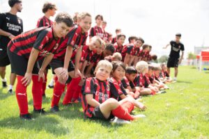 Scopri di più sull'articolo Milan Junior Camp fa sul serio: estate 2024 in Nordamerica