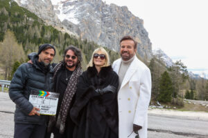 Scopri di più sull'articolo De Sica e Lillo show: da oggi Cortina Express al cinema