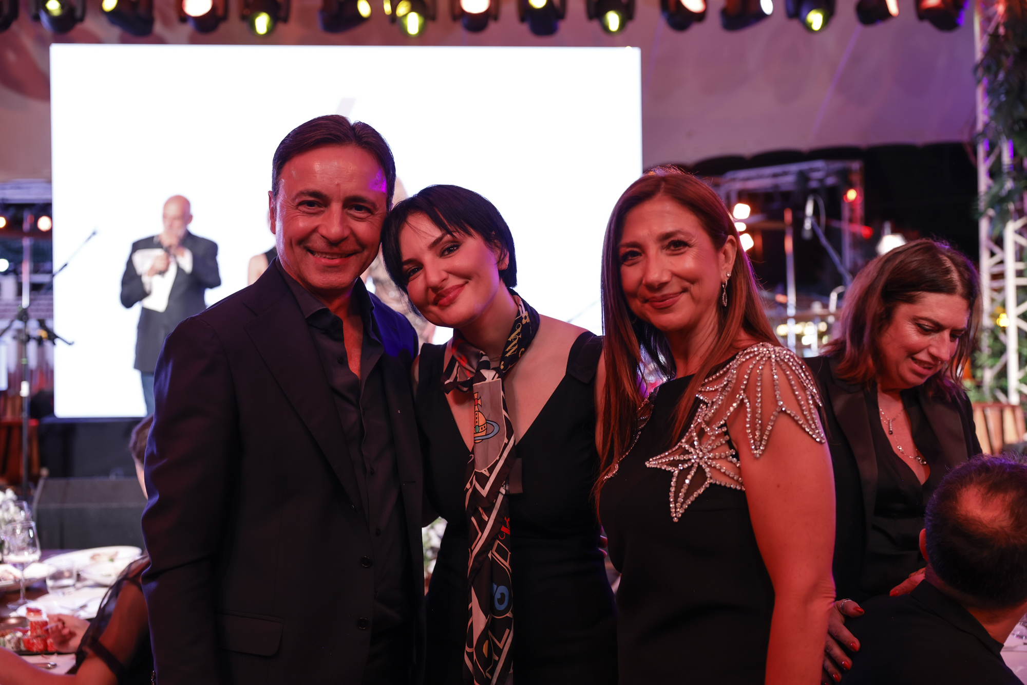 Scopri di più sull'articolo Arisa conquista il Twiga: successo per le Olimpiadi del Cuore 2024