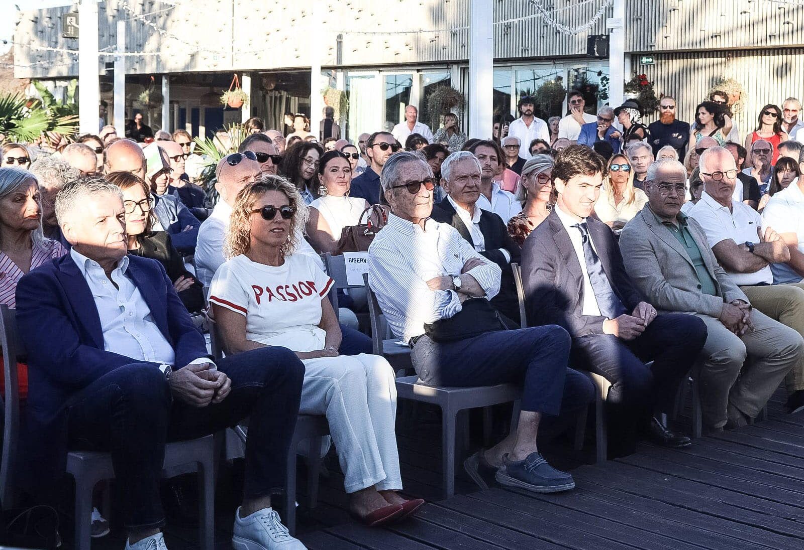 Al momento stai visualizzando Giuseppe Cruciani da ‘La Zanzara’ a Civitanova in grande stile