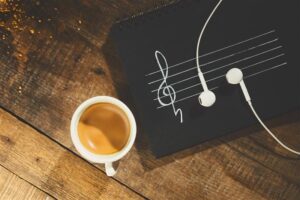 Scopri di più sull'articolo Performance sportiva: come migliorarla con caffeina e musica