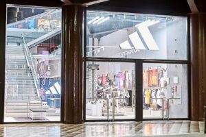 Scopri di più sull'articolo Adidas Home of Sport riapre a Milano: il 16 aprile show con Marchisio e Paz