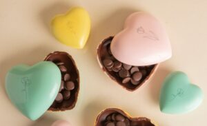 Scopri di più sull'articolo Festa della Mamma 2025: ecco dolci e creazioni di Knam
