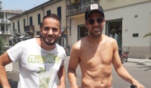 Scopri di più sull'articolo Estate vip Forte dei Marmi 2025, relax per Cesc Fabregas: “Forza Como”