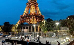Scopri di più sull'articolo Parigi estate 2025: ecco come giocare a padel sotto la Torre Eiffel